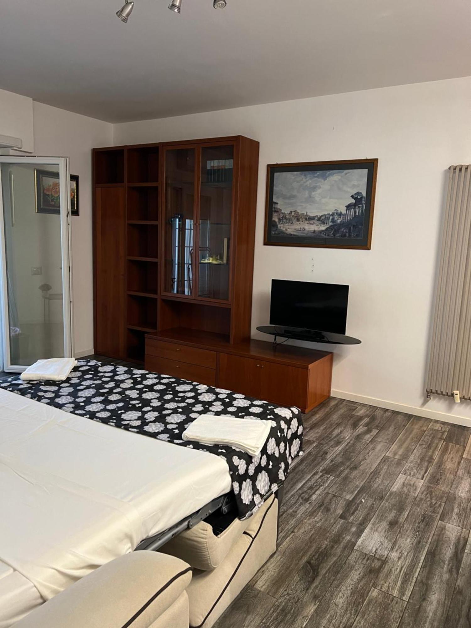 Appartamento Zona Torrino Roma Esterno foto