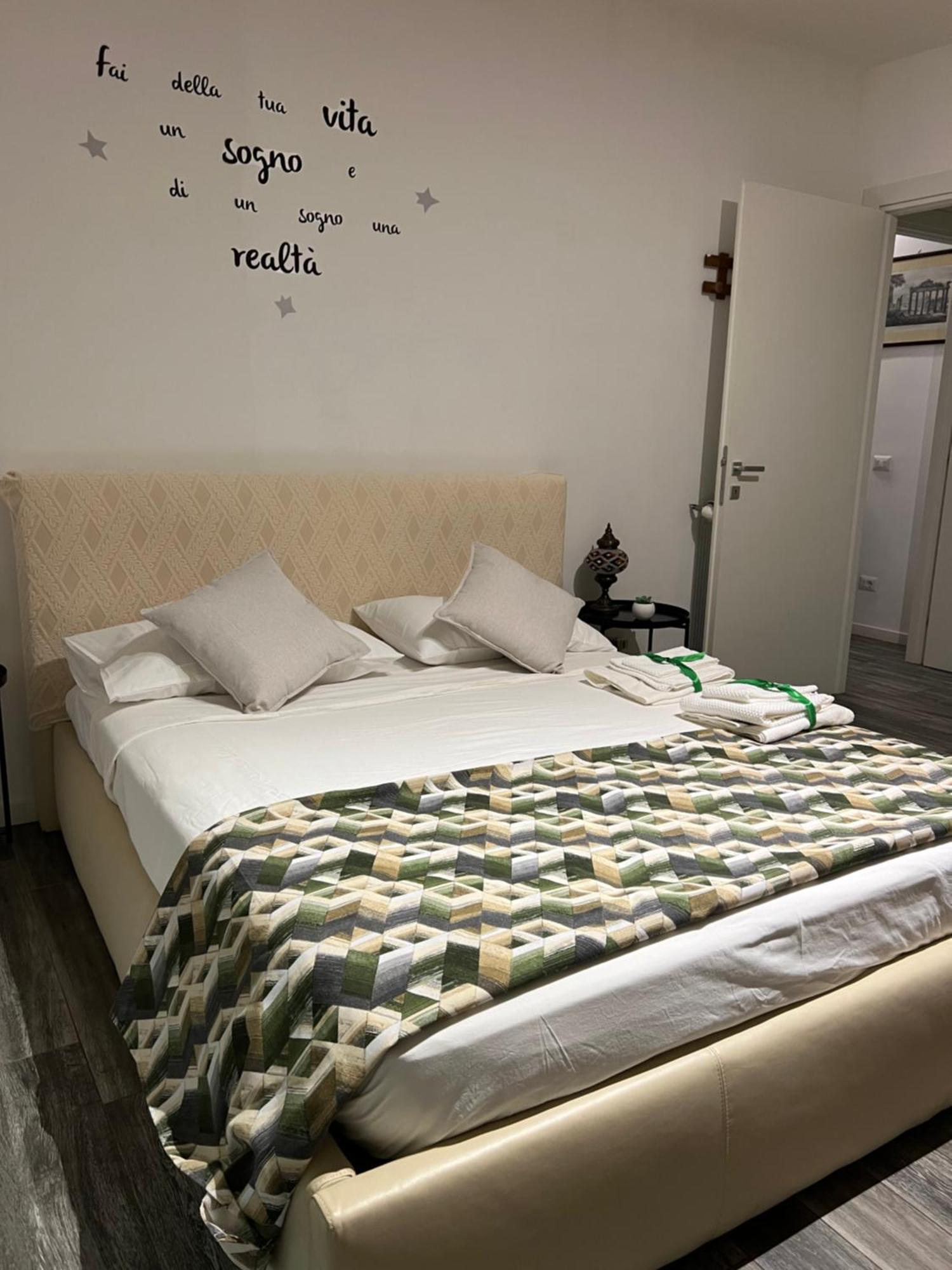 Appartamento Zona Torrino Roma Esterno foto